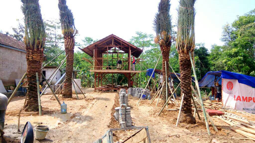 Kampung Kurma Sirnasari Tanjungsari