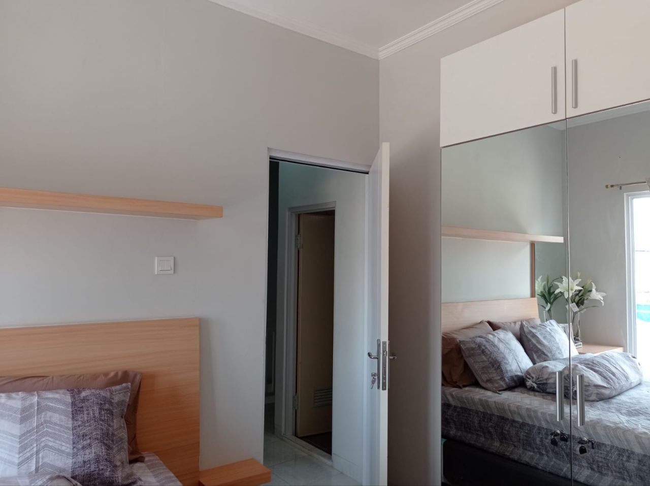 rumah dijual Sepatan Timur modern 2 lantai