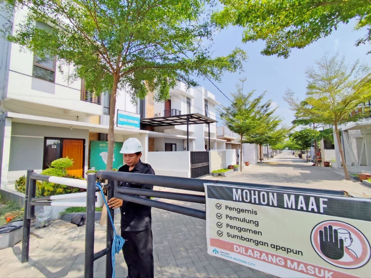 Tampak cluster Ahsana Modern City Mojosari lingkungan perumahan modern